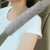 ILOVEMILAN Lot De Deux Coussins De Ceinture De Sécurité De Voiture Doux Pour Tous Les Propriétaires De Voiture Pour Une Conduite Plus Confortable (gris)